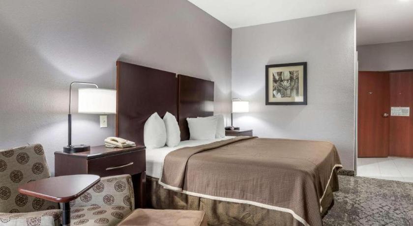 Best Western Oakdale Inn Ngoại thất bức ảnh