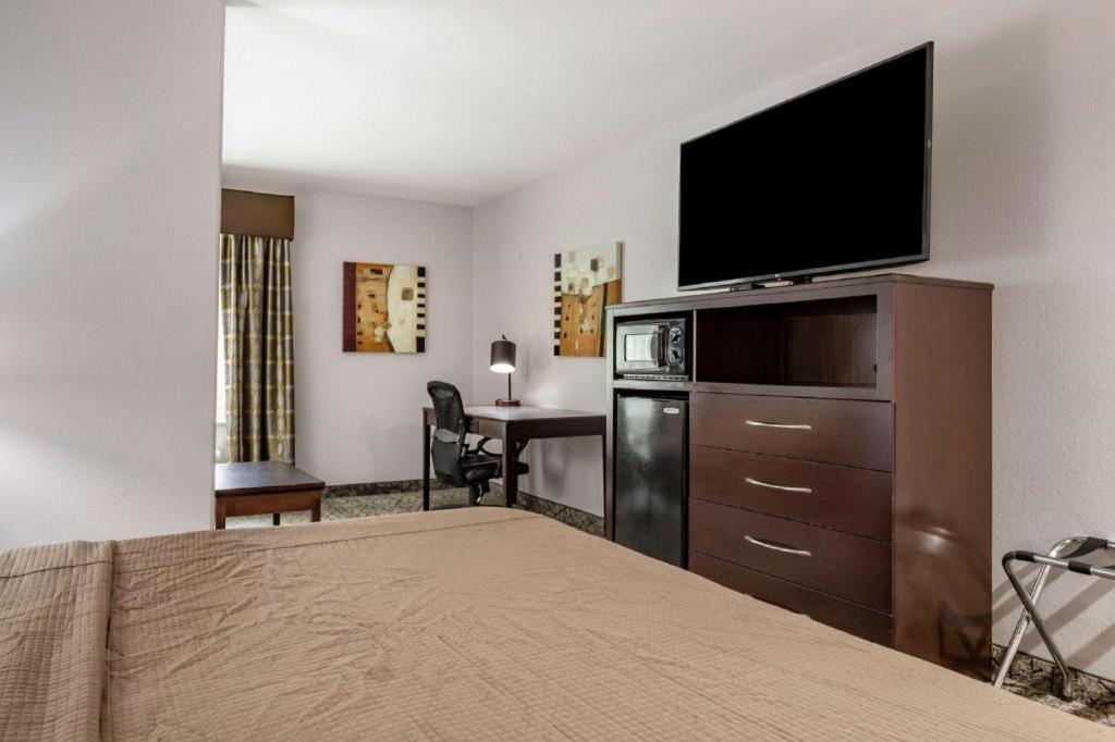 Best Western Oakdale Inn Ngoại thất bức ảnh
