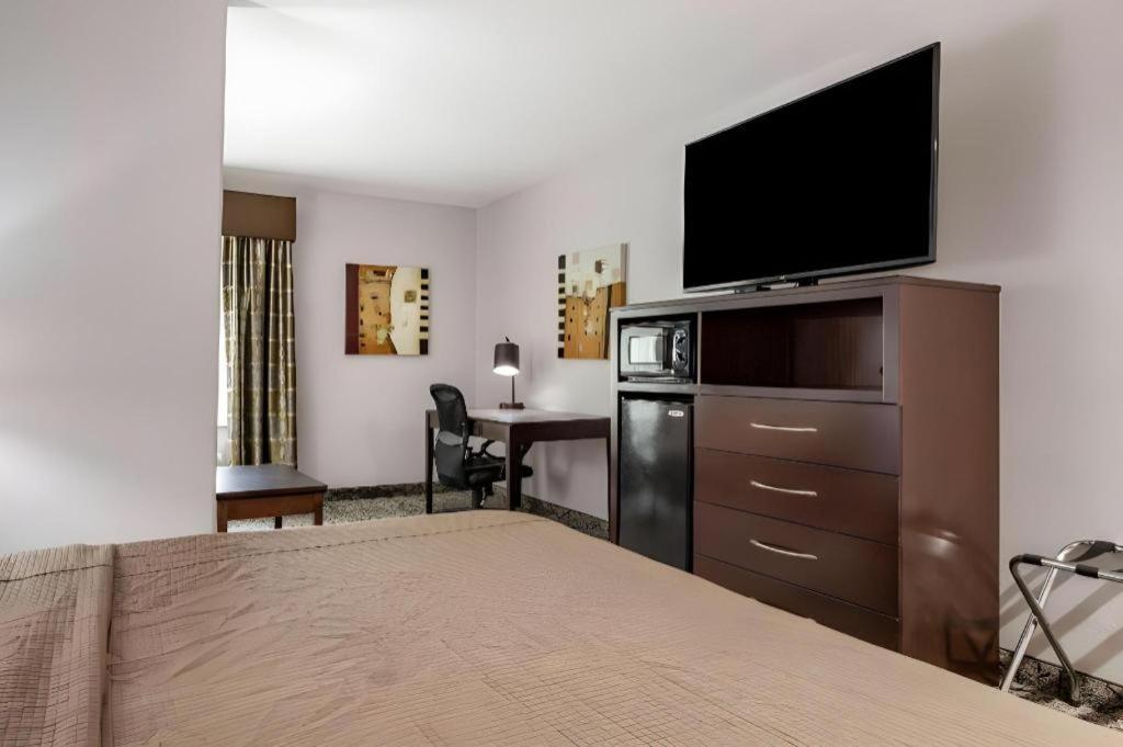 Best Western Oakdale Inn Ngoại thất bức ảnh